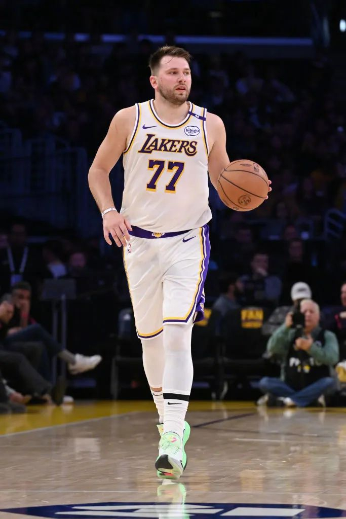 澳门新葡京官网_关于独行侠NBA战胜菲尼克斯太阳东契奇后撤步三分的信息